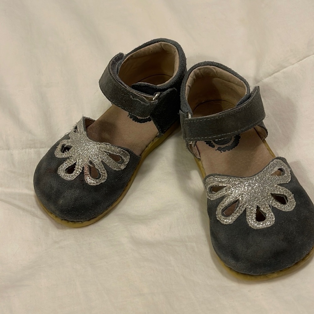 Livie & Luca pedal Mary Jane’s, size 8